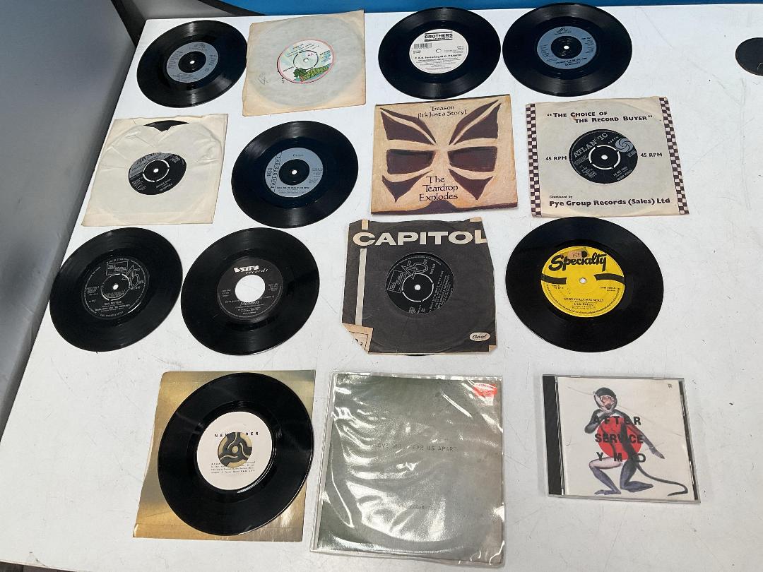 Photo '7' of Vinyl Records or Similar, Cassettes and Books