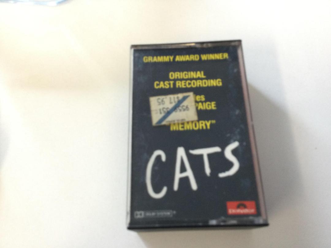 Photo '2' of Cats - 2 cassettes Photo '2' of Cats - 2 cassettes