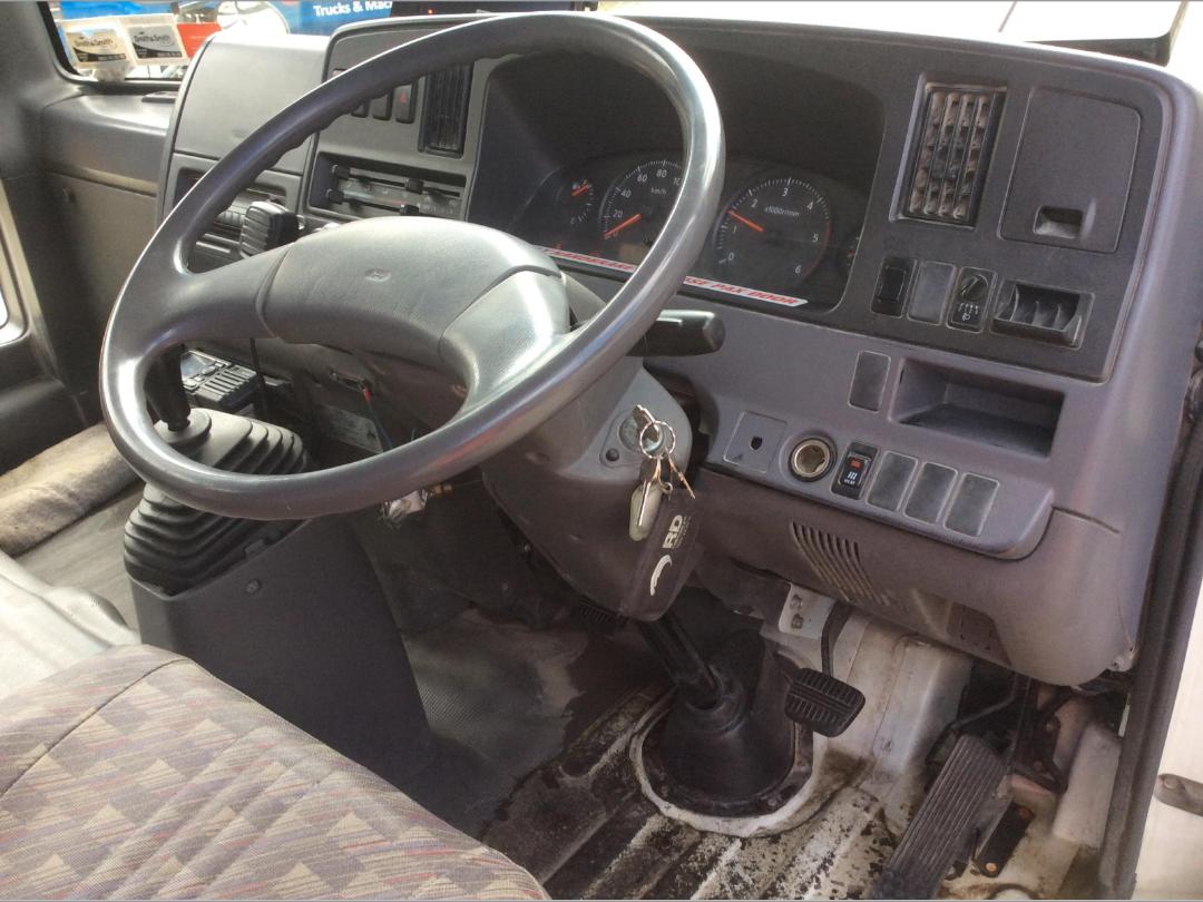 Photo '15' of Nissan Civilian Minibus Photo '15' of Nissan Civilian Minibus