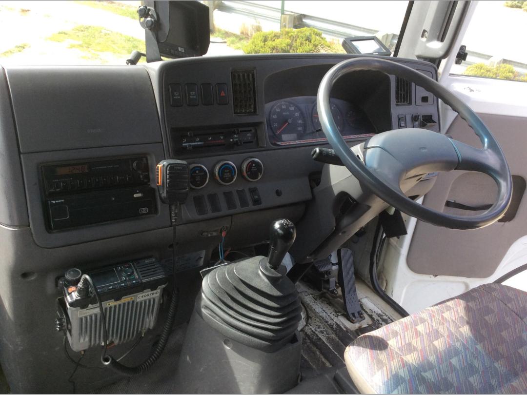 Photo '17' of Nissan Civilian Minibus Photo '17' of Nissan Civilian Minibus