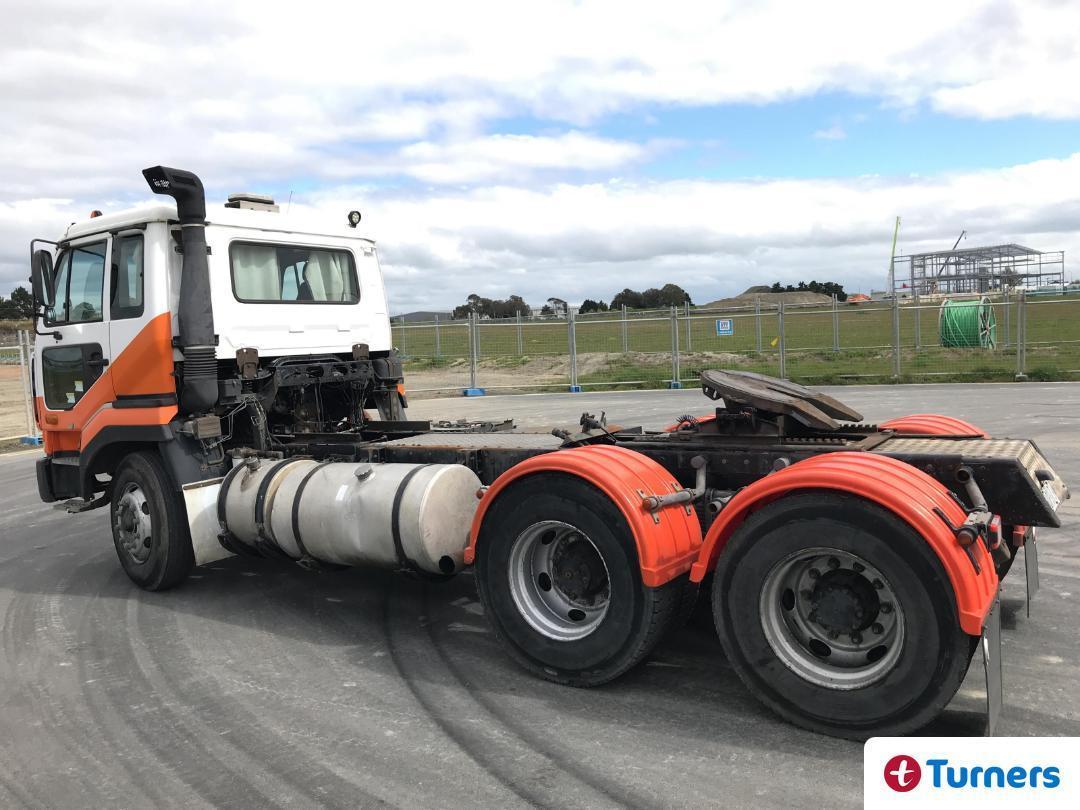 Photo '12' of Nissan Diesel CW400S S Tractor-Unit Photo '12' of Nissan Diesel CW400S S Tractor-Unit