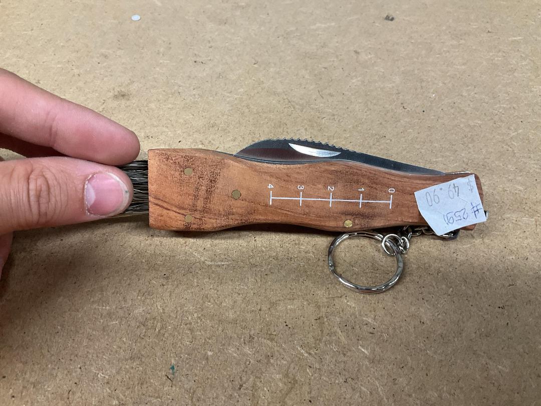 Photo '5' of Mushroom Folding Knife