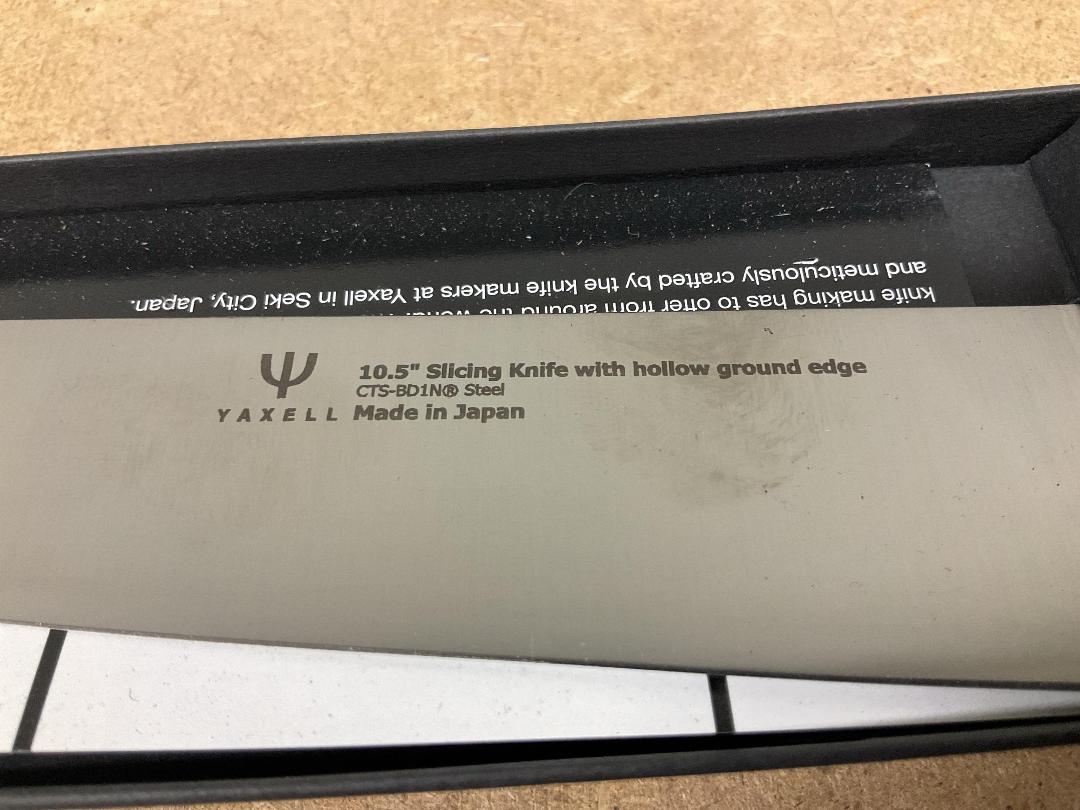 Photo '3' of Yaxell 10.5” Slicing Knife