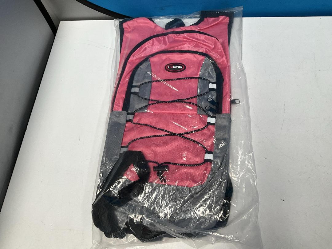 Photo '3' of 3x HotSpeed - Hydration Packs & 3x 2L Bladders - Pink *NEW* Photo '3' of 3x HotSpeed - Hydration Packs & 3x 2L Bladders - Pink *NEW*
