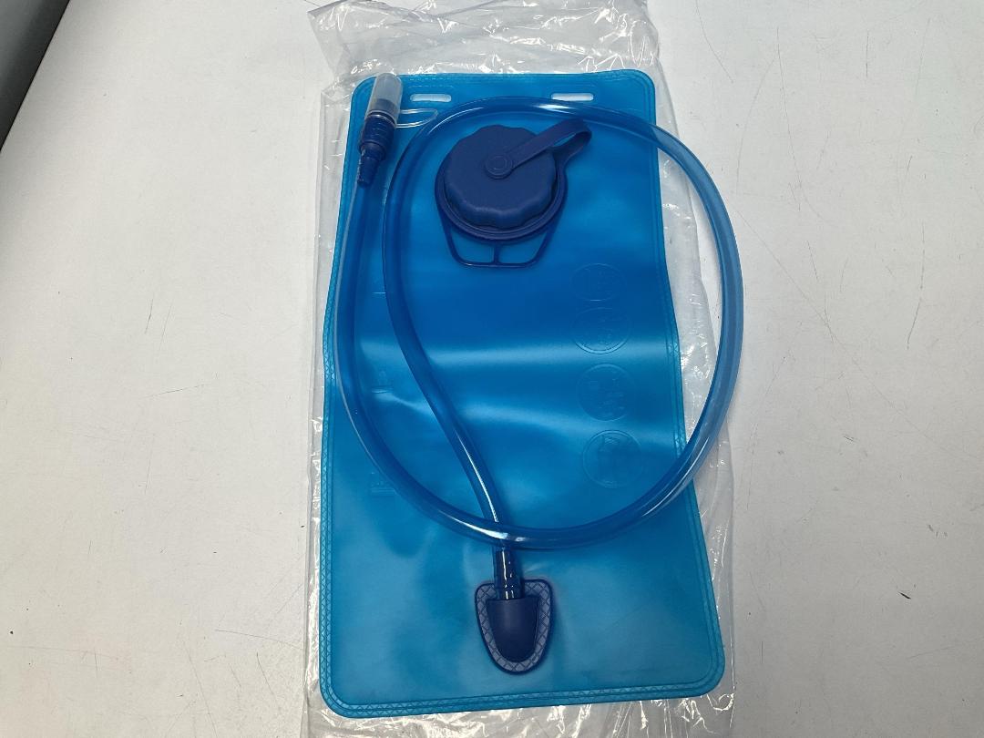 Photo '6' of 3x HotSpeed - Hydration Packs & 3x 2L Bladders - Pink *NEW* Photo '6' of 3x HotSpeed - Hydration Packs & 3x 2L Bladders - Pink *NEW*