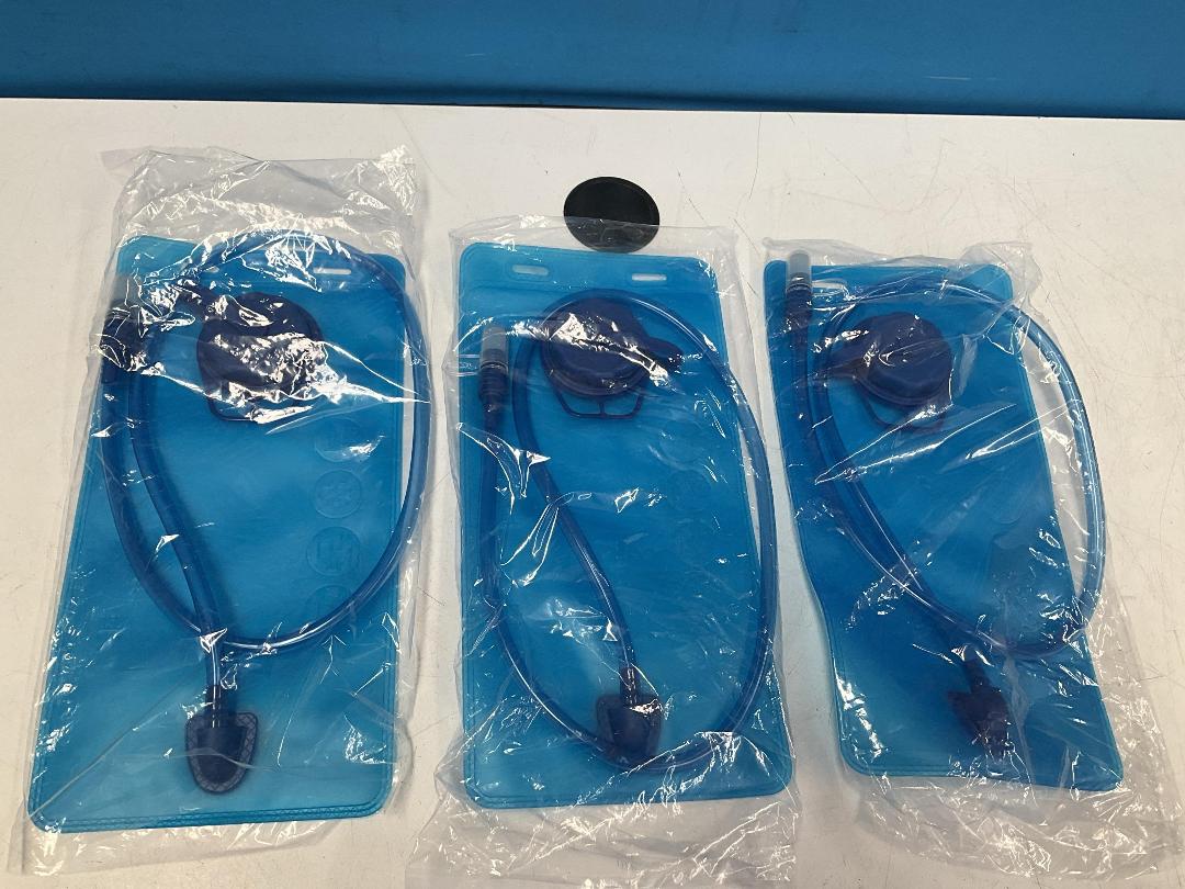 Photo '11' of 3x HotSpeed - Hydration Packs & 3x 2L Bladders - Aqua *NEW*