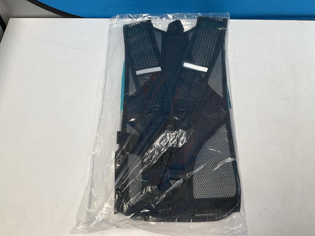 Photo '4' of 3x HotSpeed - Hydration Packs & 3x 2L Bladders - Aqua *NEW* Photo '4' of 3x HotSpeed - Hydration Packs & 3x 2L Bladders - Aqua *NEW*