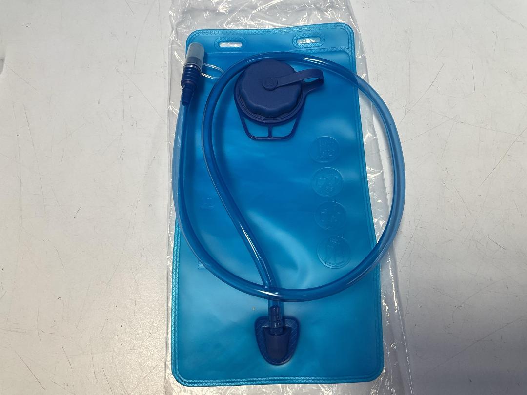 Photo '6' of 2x HotSpeed - Hydration Packs & 2x 2L Bladders - Aqua *NEW*