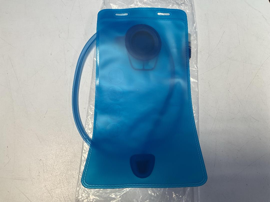 Photo '9' of 2x HotSpeed - Hydration Packs & 2x 2L Bladders - Aqua *NEW*