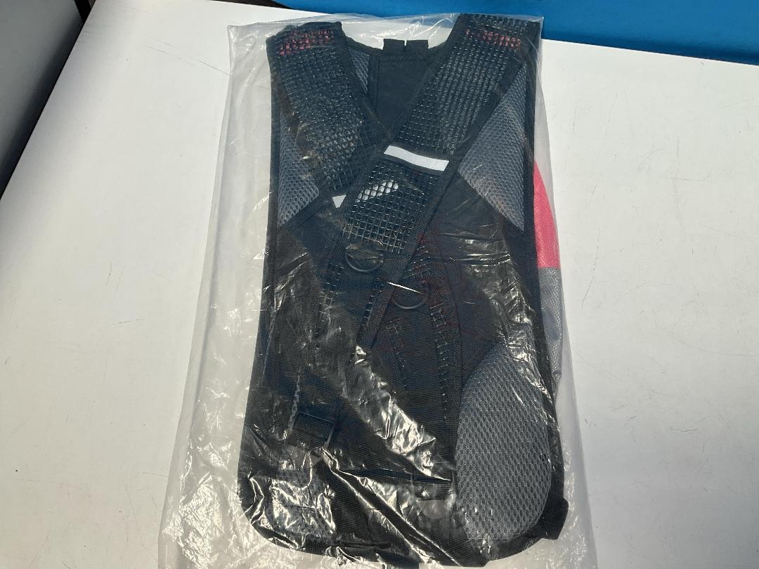 Photo '4' of 3x HotSpeed - Hydration Packs & 3x 2L Bladders - Pink *NEW* Photo '4' of 3x HotSpeed - Hydration Packs & 3x 2L Bladders - Pink *NEW*