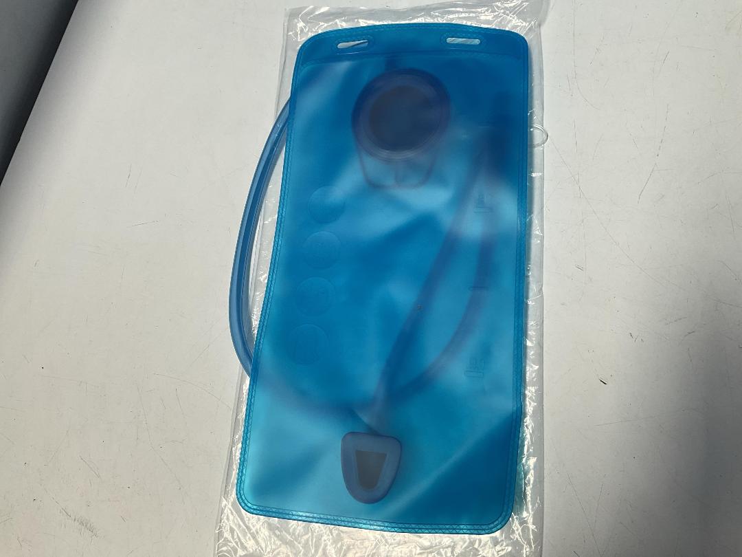 Photo '9' of 3x HotSpeed - Hydration Packs & 3x 2L Bladders - Pink *NEW* Photo '9' of 3x HotSpeed - Hydration Packs & 3x 2L Bladders - Pink *NEW*