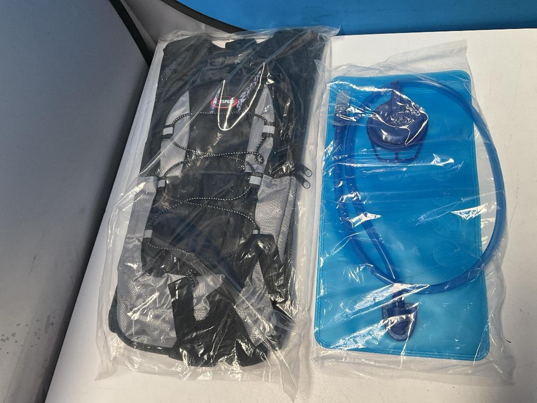 Photo '2' of 4x HotSpeed - Hydration Packs & 4x 2L Bladders - Black/Grey *NEW*
