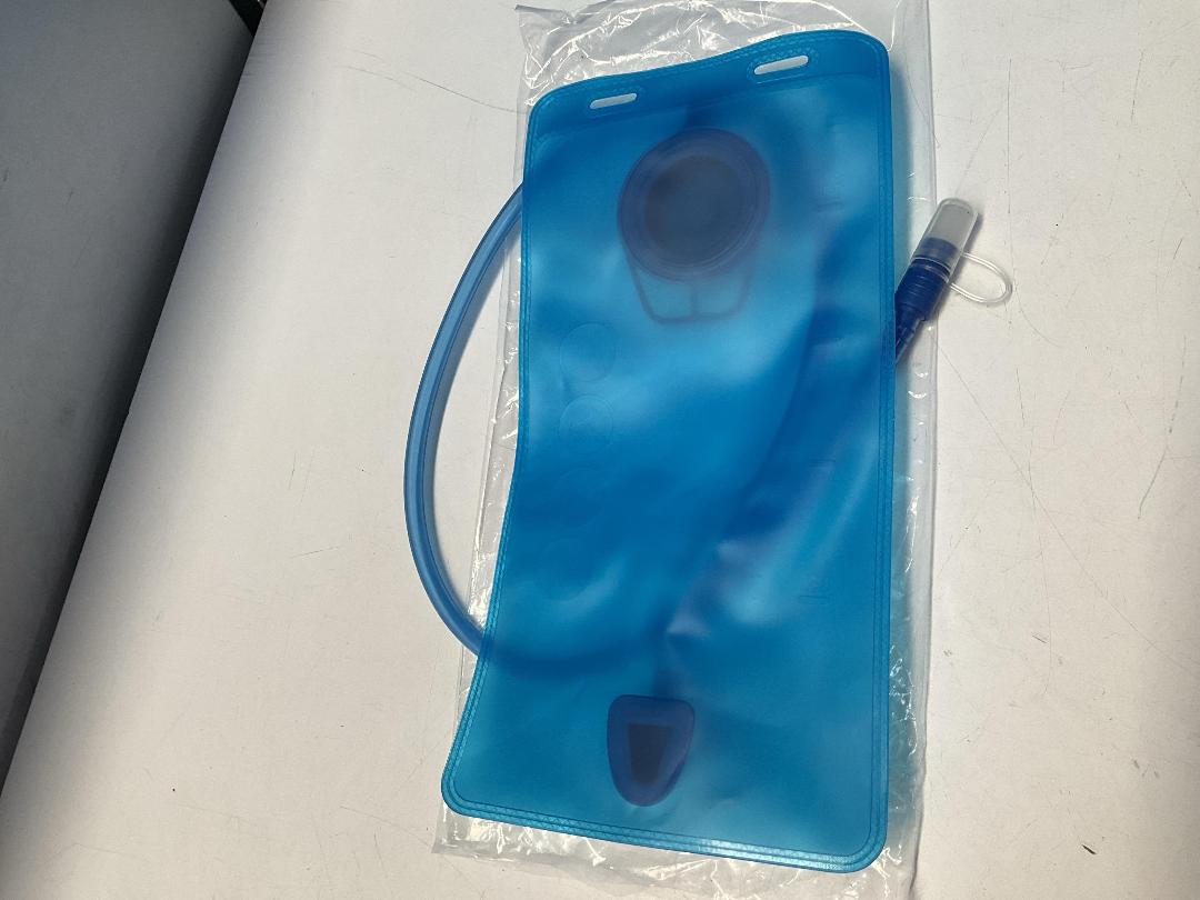 Photo '9' of 4x HotSpeed - Hydration Packs & 4x 2L Bladders - Black/Grey *NEW*