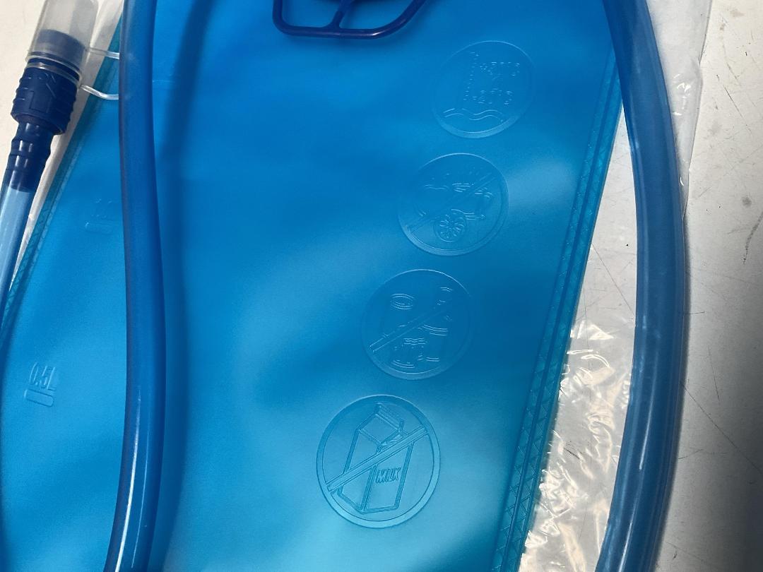 Photo '5' of 4x HotSpeed - Hydration Packs & 4x 2L Bladders - Green *NEW*