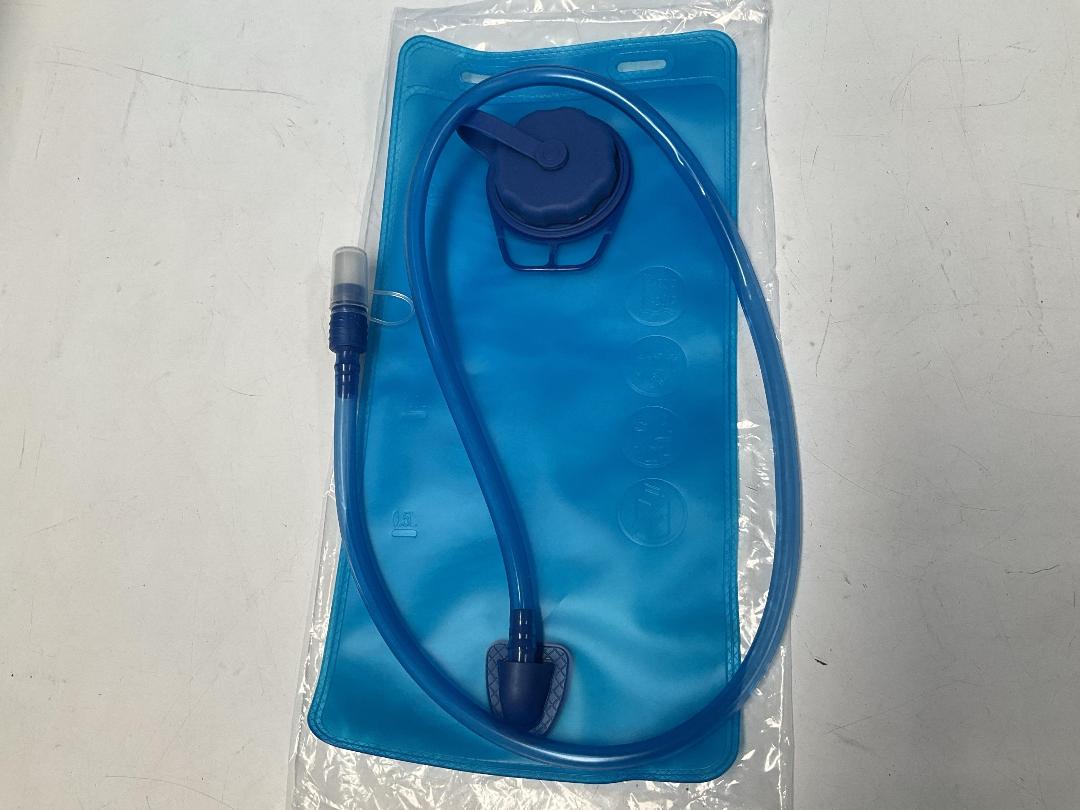 Photo '4' of 4x HotSpeed - Hydration Packs & 4x 2L Bladders - Green *NEW*