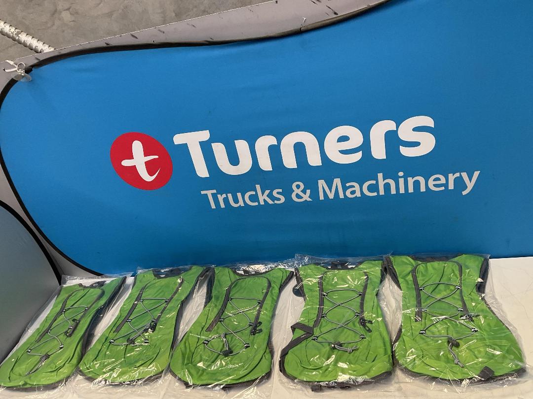 Photo '8' of 5x Green Coloured Day Packs or Similar & 5x 2L Bladders - *NEW*