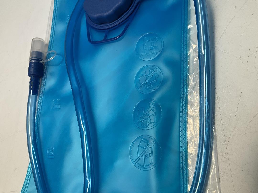 Photo '5' of 5x Pink Coloured Day Packs or Similar & 5x 2L Bladders - *NEW*