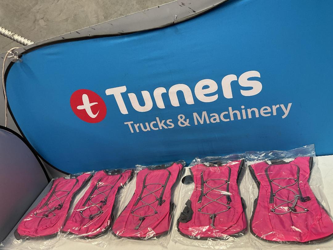 Photo '8' of 5x Pink Coloured Day Packs or Similar & 5x 2L Bladders - *NEW*