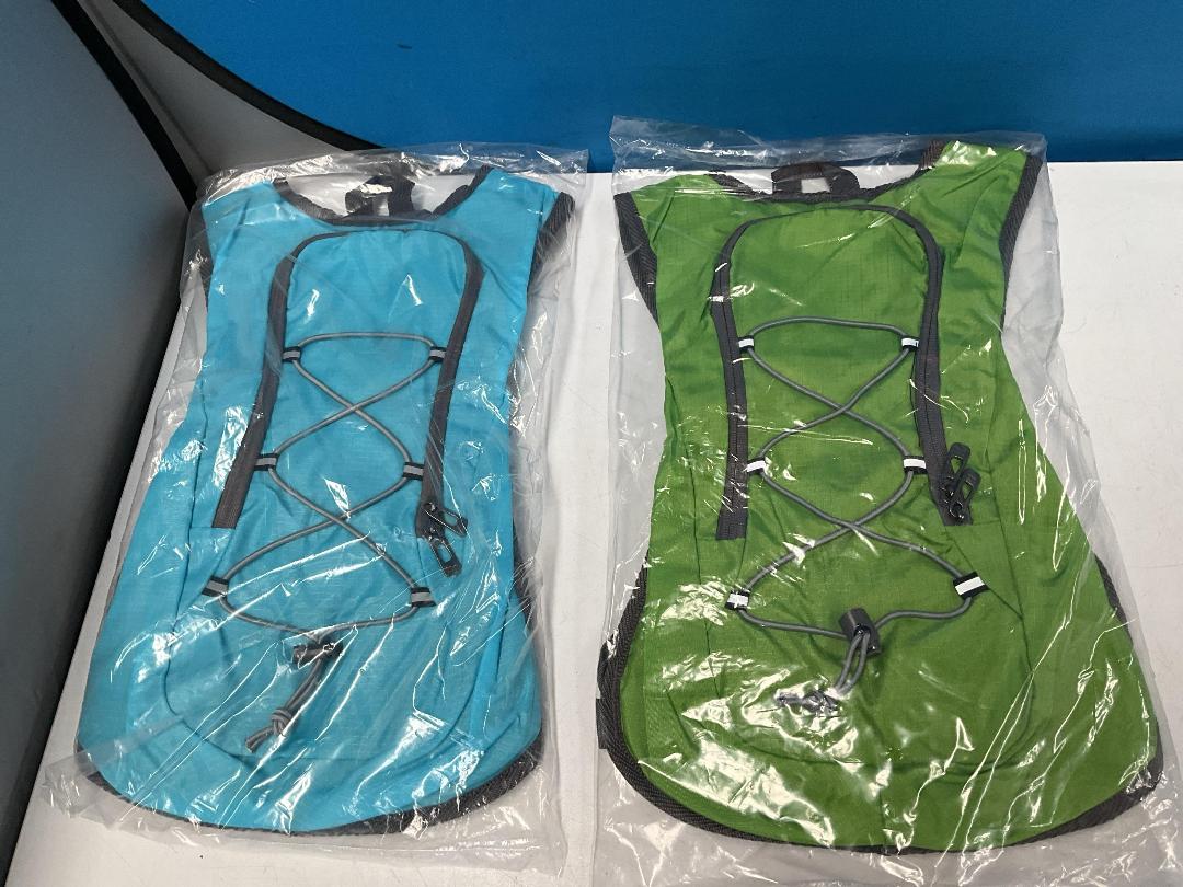 Photo '2' of 4x Blue and 1x Green Coloured Day Packs w/ 2L Bladders - *NEW*