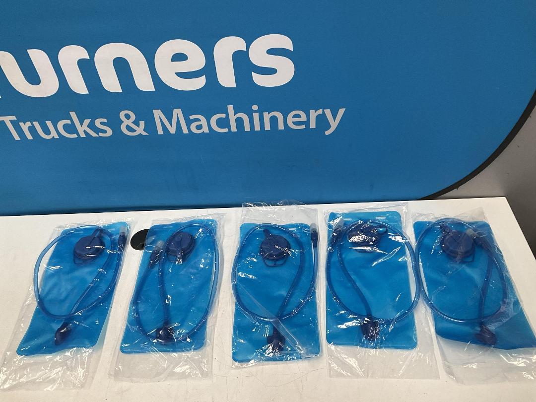Photo '9' of 4x Blue and 1x Green Coloured Day Packs w/ 2L Bladders - *NEW*