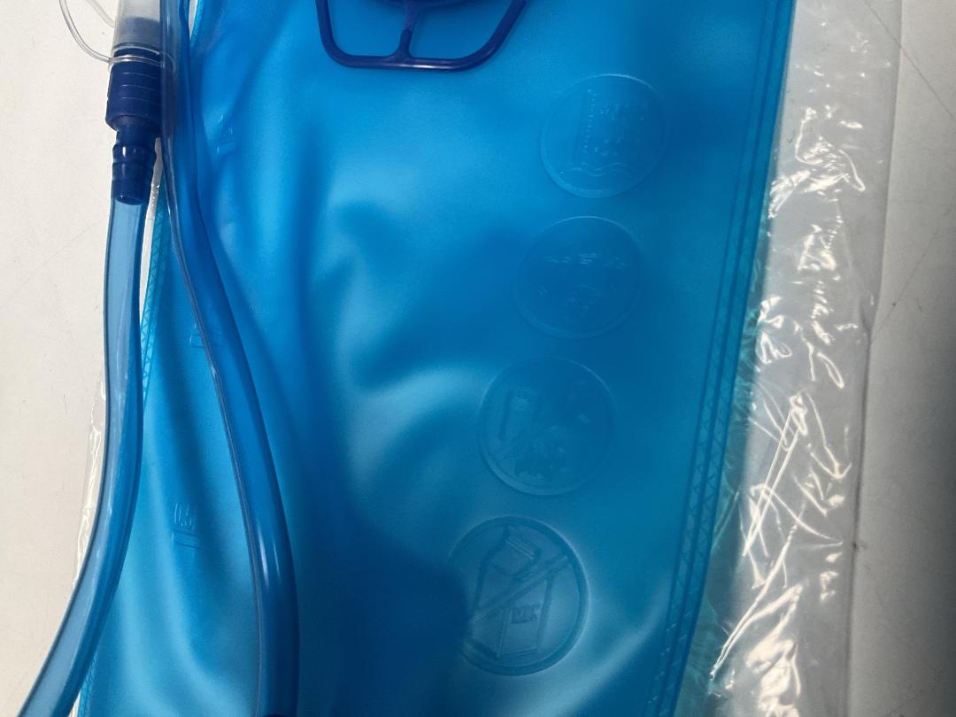 Photo '5' of 5x HotSpeed - Hydration Packs & 5x 2L Bladders - 3x Green and 2x Orange *NEW*