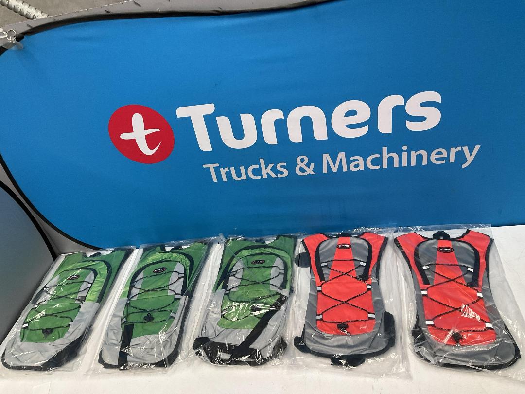 Photo '8' of 5x HotSpeed - Hydration Packs & 5x 2L Bladders - 3x Green and 2x Orange *NEW*