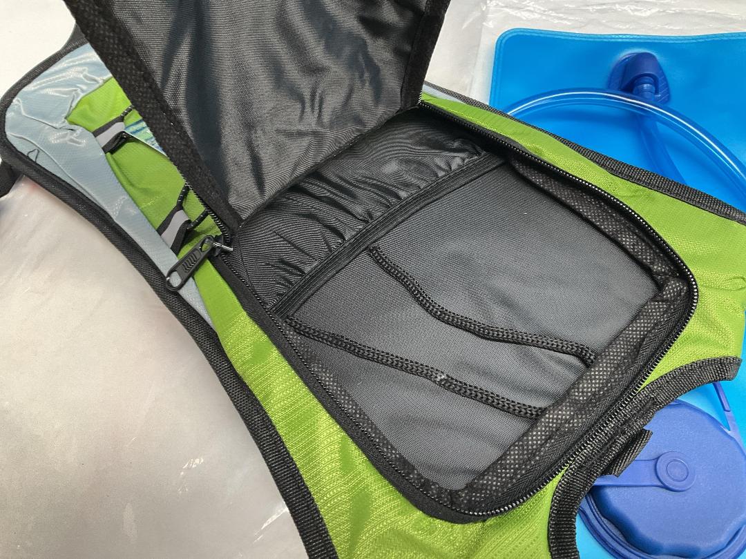 Photo '5' of LuyiSbaer - Hydration Pack & 2L Bladder - Green *NEW*