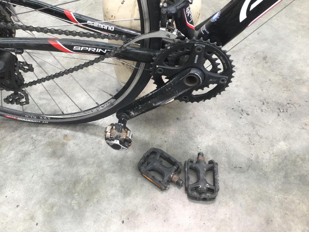 Photo '3' of Avanti Bicycle with attached Trailer