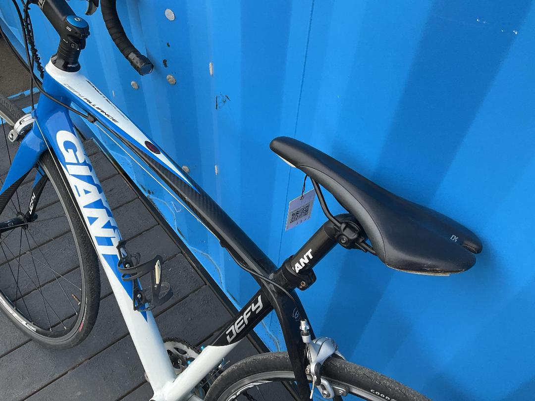 Photo '5' of Giant Defy Road Bike Photo '5' of Giant Defy Road Bike