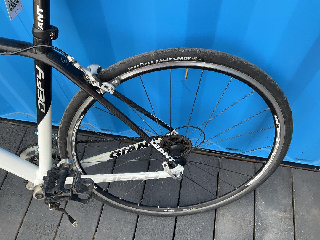 Photo '9' of Giant Defy Road Bike Photo '9' of Giant Defy Road Bike