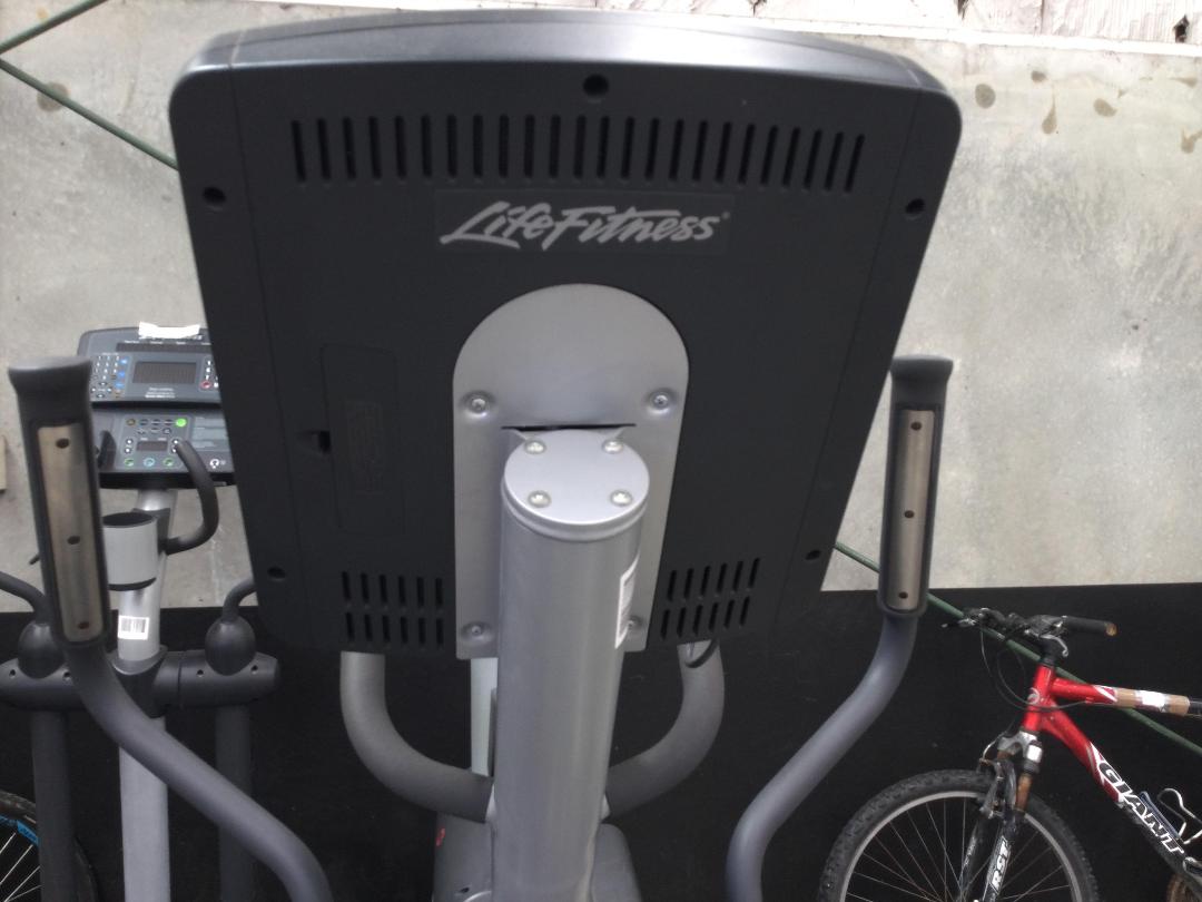 Photo '2' of Life Fitness Cross Trainer