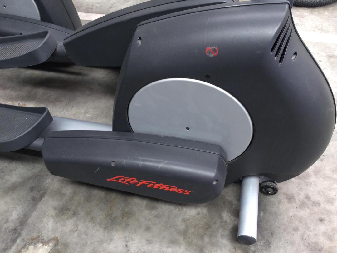 Photo '3' of Life Fitness Cross Trainer