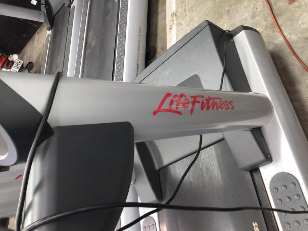 Great Deal On Life Fitness Treadmill Exercise Machine 23224484