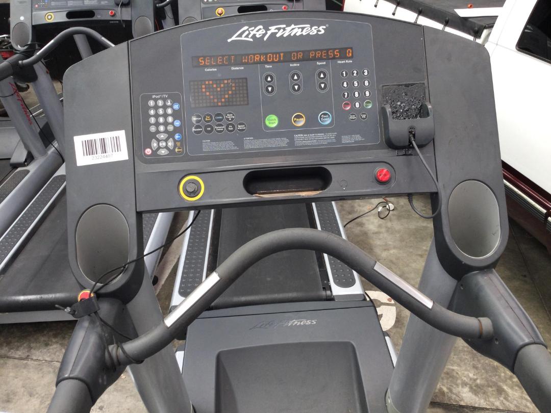 Great Deal On Life Fitness Treadmill Exercise Machine 23224497
