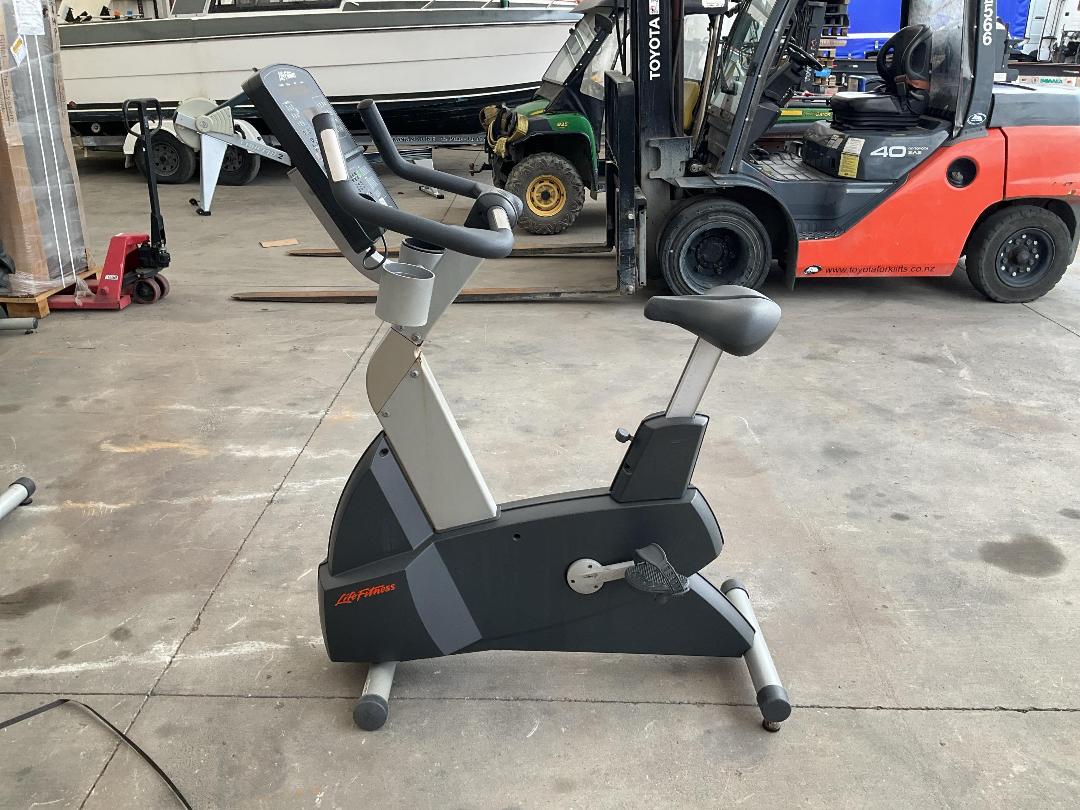 Photo '4' of Life Fitness CLCS Exercise Bike