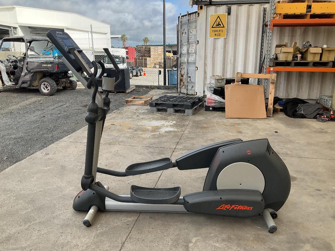 Photo '2' of Life Fitness CLSX Cross-trainer