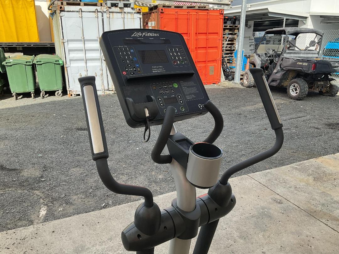 Photo '6' of Life Fitness CLSX Cross-trainer