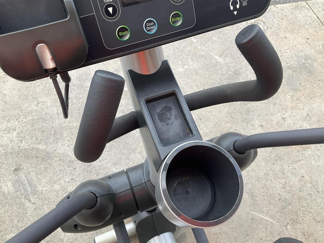 Photo '10' of Life Fitness CLSX Cross-trainer