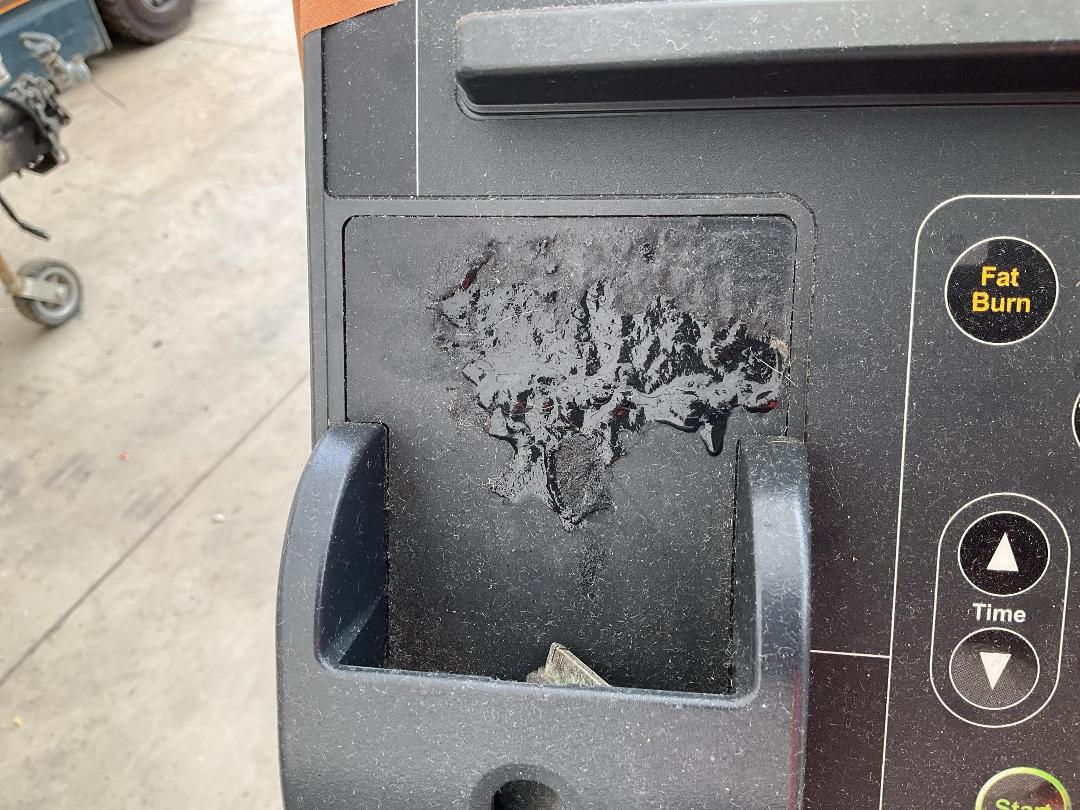 Photo '9' of Damaged Life Fitness CLSX Cross-trainer