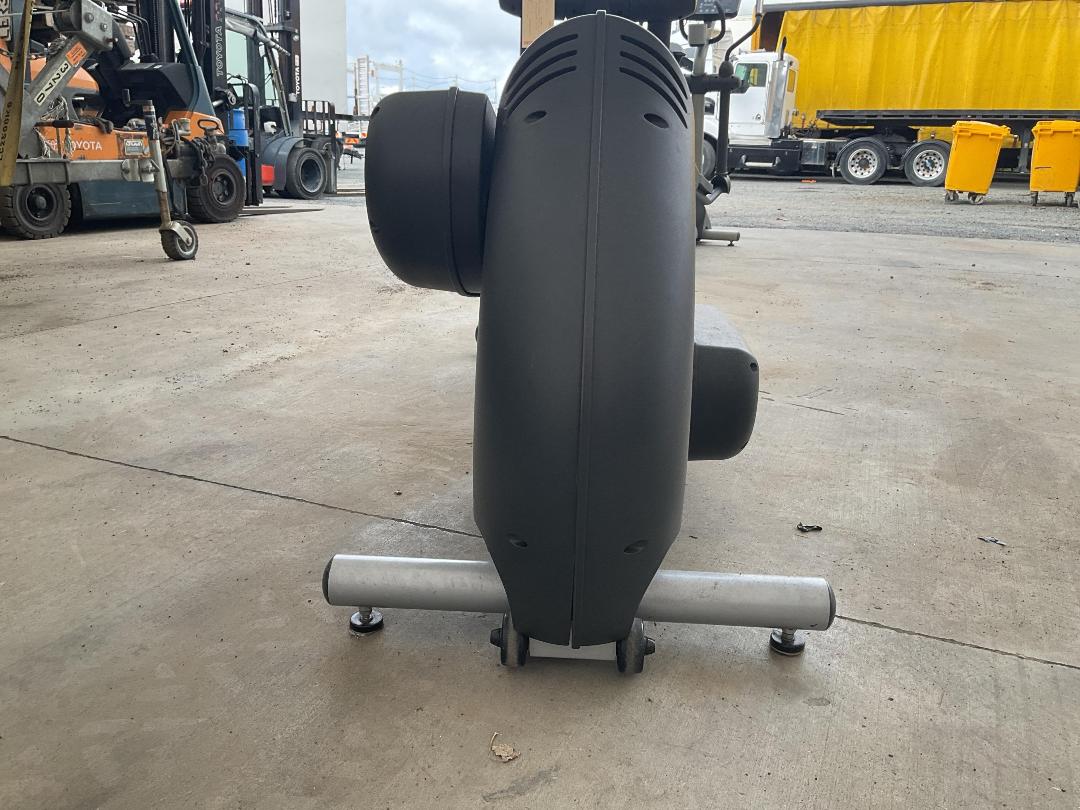 Photo '13' of Damaged Life Fitness CLSX Cross-trainer