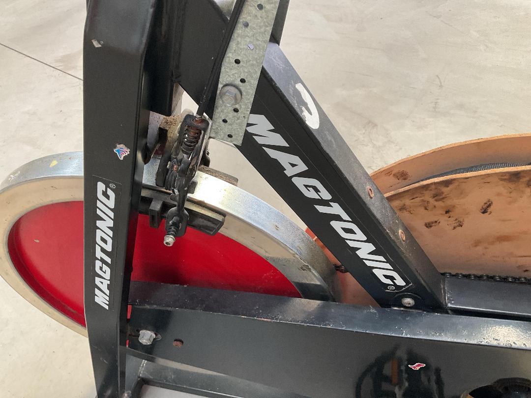 Photo '5' of Magtonic Exercise Bike - Missing 1x Pedal