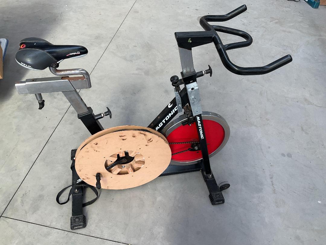 Photo '8' of Magtonic Exercise Bike - Missing 1x Pedal