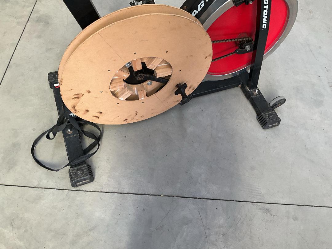 Photo '12' of Magtonic Exercise Bike - Missing 1x Pedal