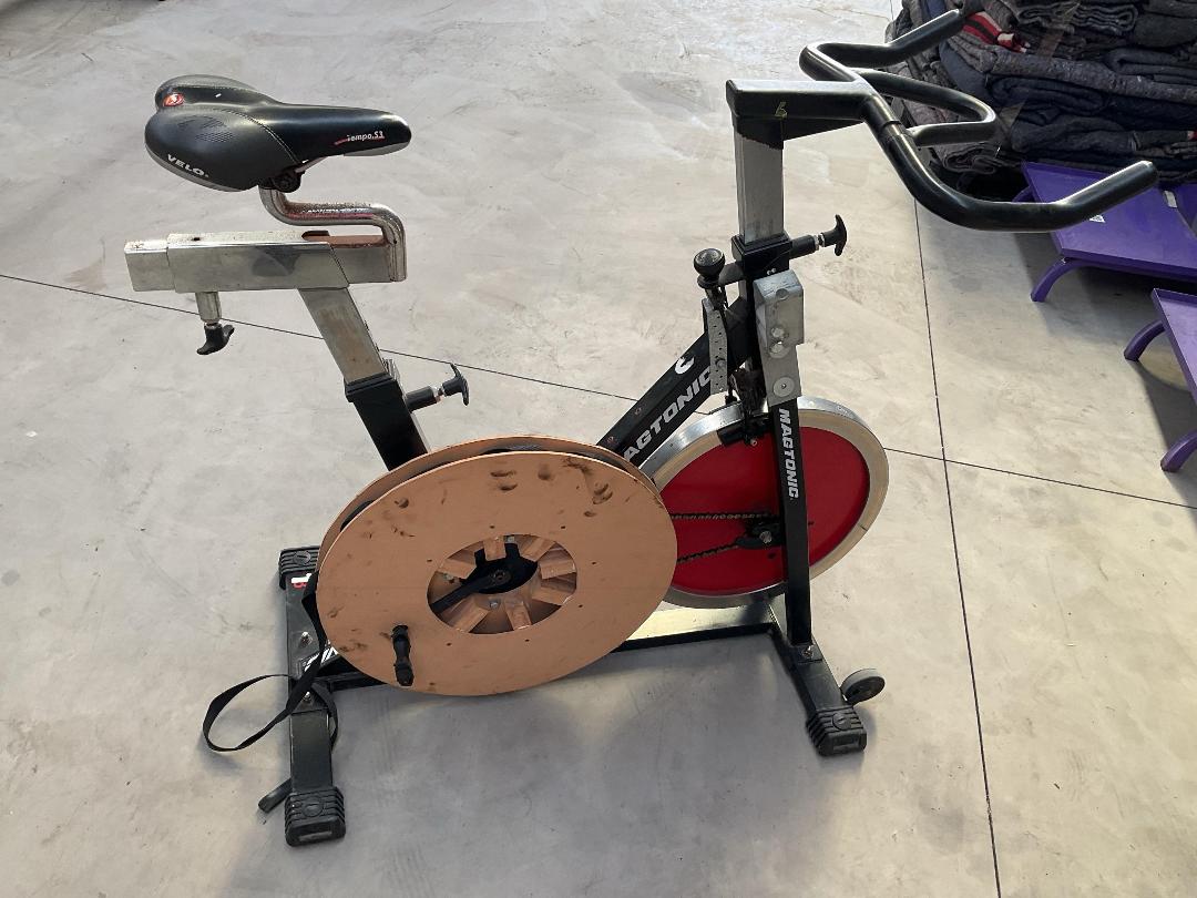 Photo '21' of Magtonic Exercise Bike - Missing 1x Pedal