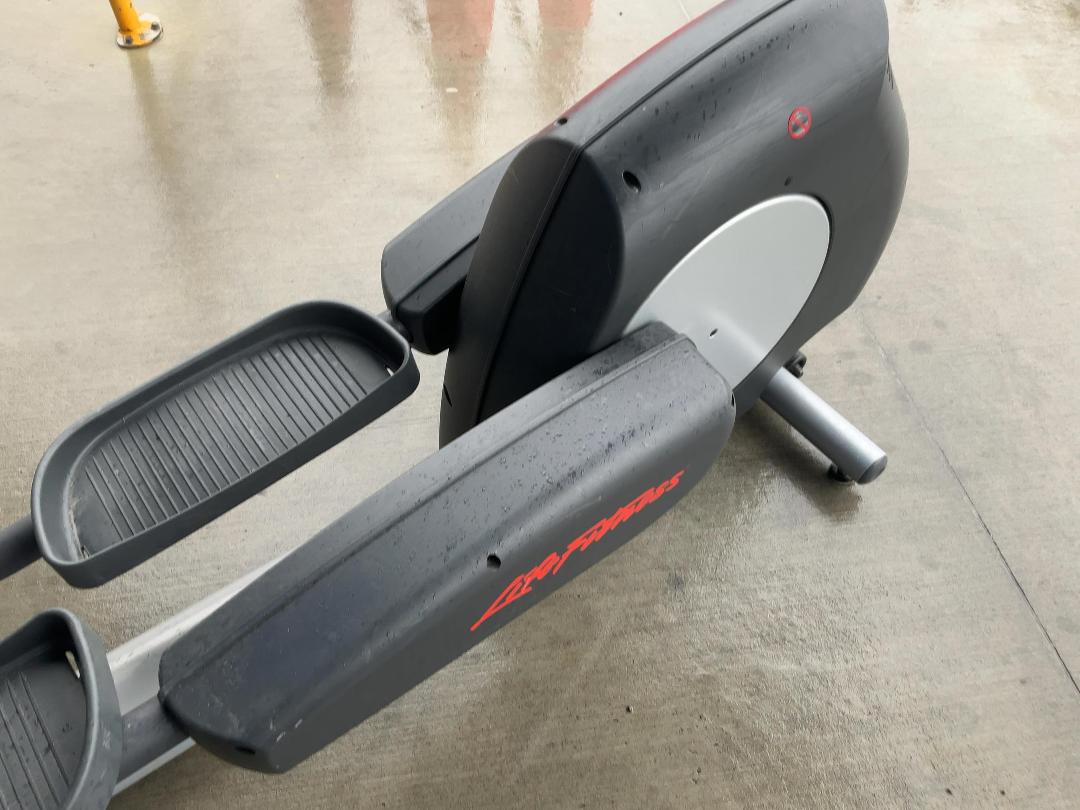 Photo '3' of Commercial Life Fitness - CLSX Self-Powererd Elliptical / Cross Trainer Photo '3' of Commercial Life Fitness - CLSX Self-Powererd Elliptical / Cross Trainer