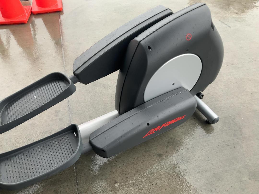 Photo '3' of Commercial Life Fitness - CLSX Self-Powererd Elliptical / Cross Trainer Photo '3' of Commercial Life Fitness - CLSX Self-Powererd Elliptical / Cross Trainer