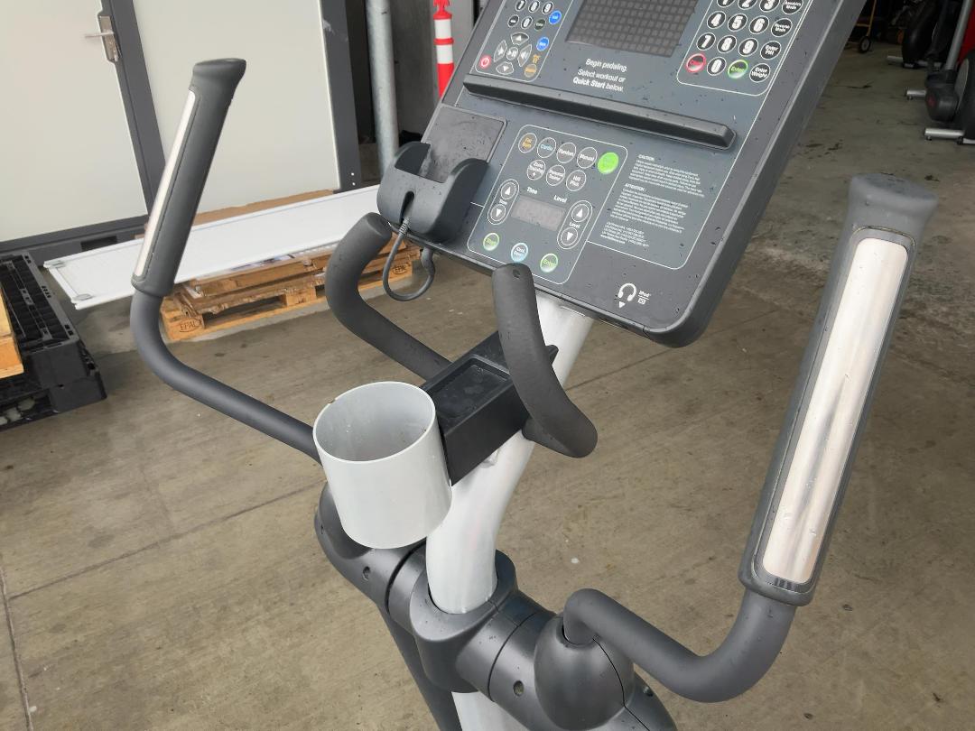 Photo '7' of Commercial Life Fitness - CLSX Self-Powererd Elliptical / Cross Trainer Photo '7' of Commercial Life Fitness - CLSX Self-Powererd Elliptical / Cross Trainer