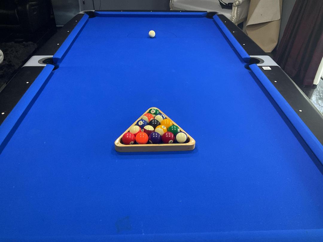 Photo '4' of Pool Table
