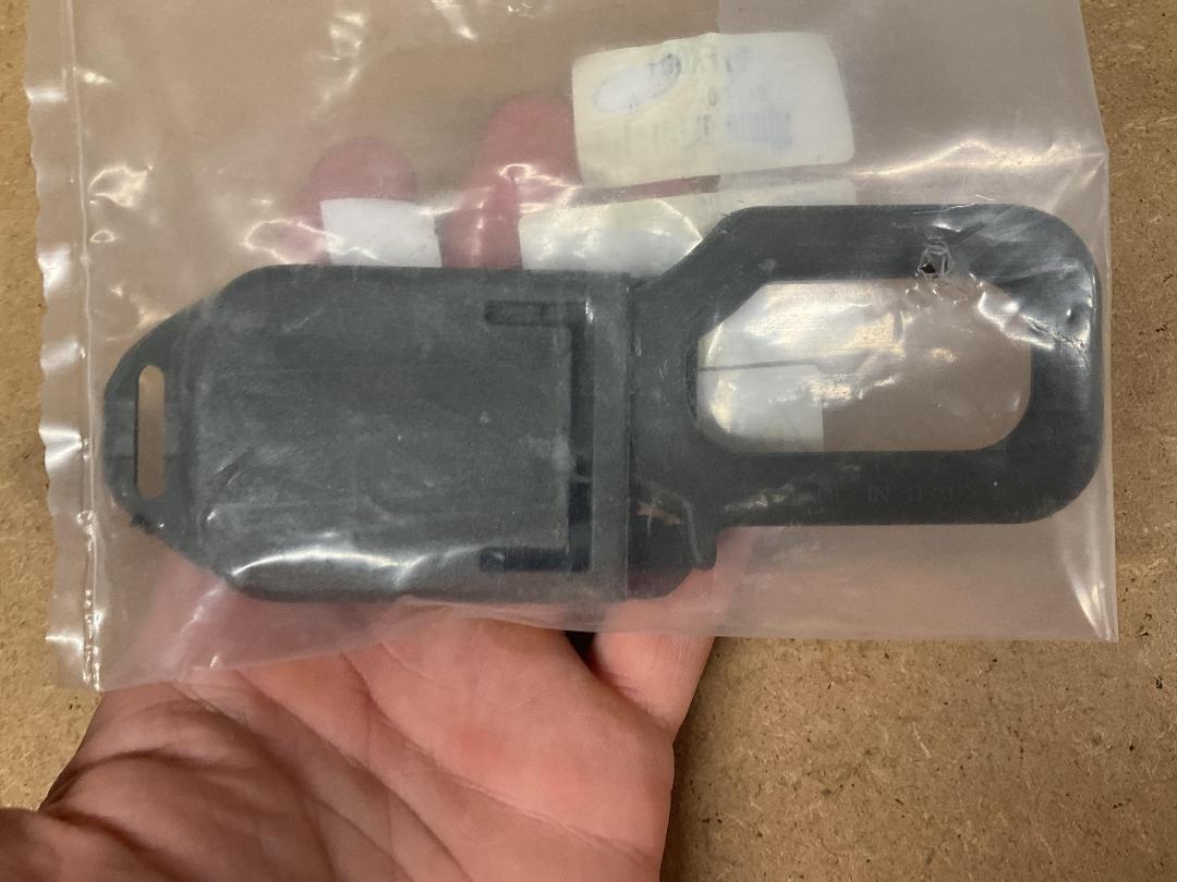 Photo '2' of Fox Knives Strap Cutter