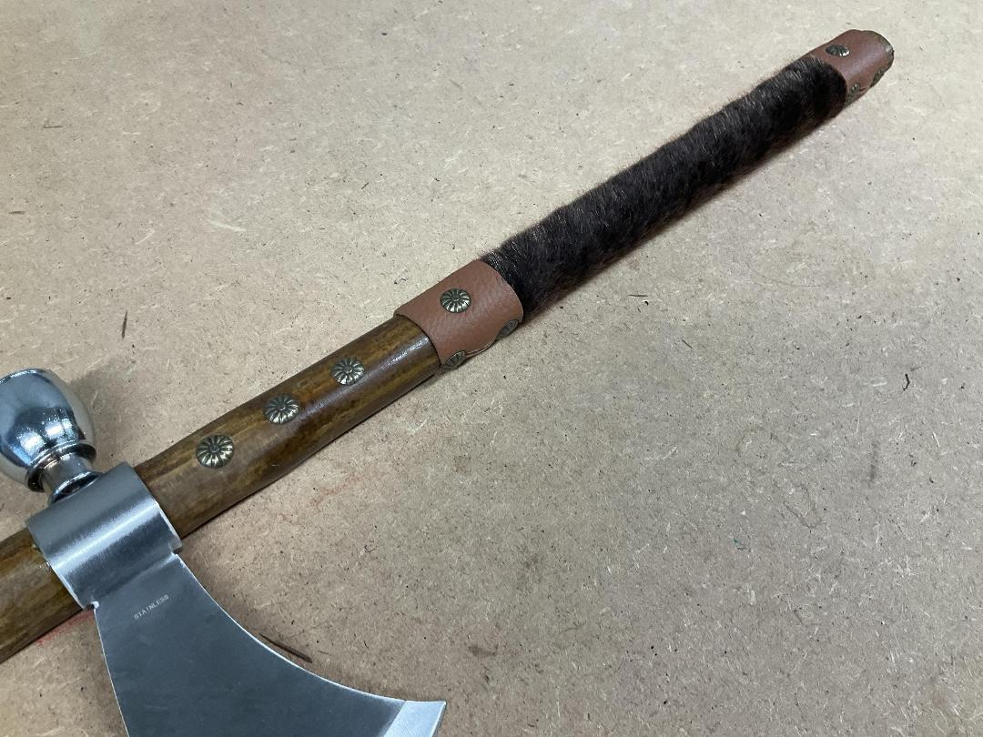 Photo '4' of Wooden Look Tomahawk